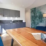 Roesch 公寓式酒店 4*