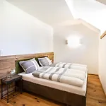 Roesch 公寓式酒店 4*