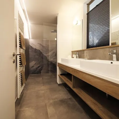 Apart Otel Roesch 3*