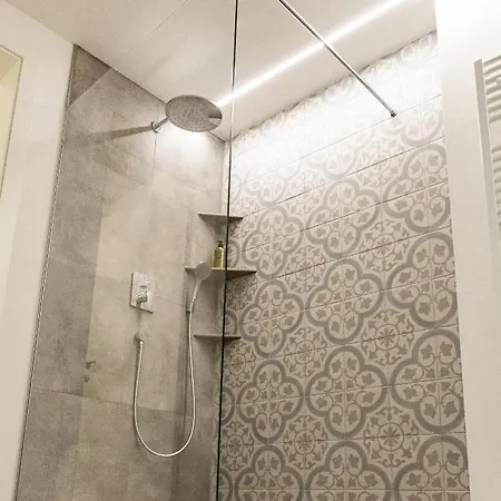 Roesch Apart Otel Merano