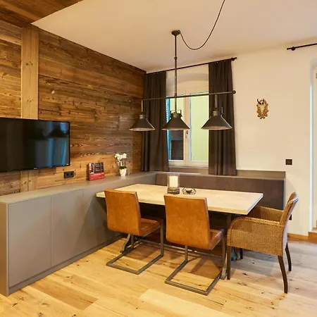 Roesch 4* Μεράνο