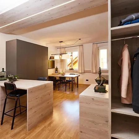 Ξενοδοχείο με διαμερίσματα Roesch 4*