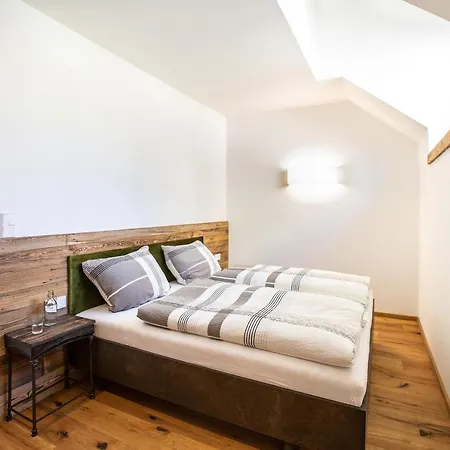 Roesch Aparthotel 4*