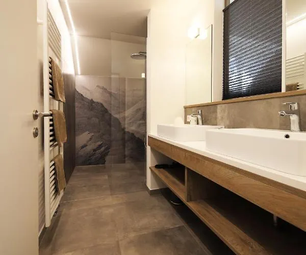 Aparthotel Rösch 4*