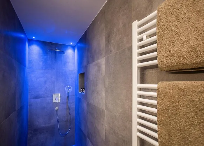 Rösch Aparthotel 4*